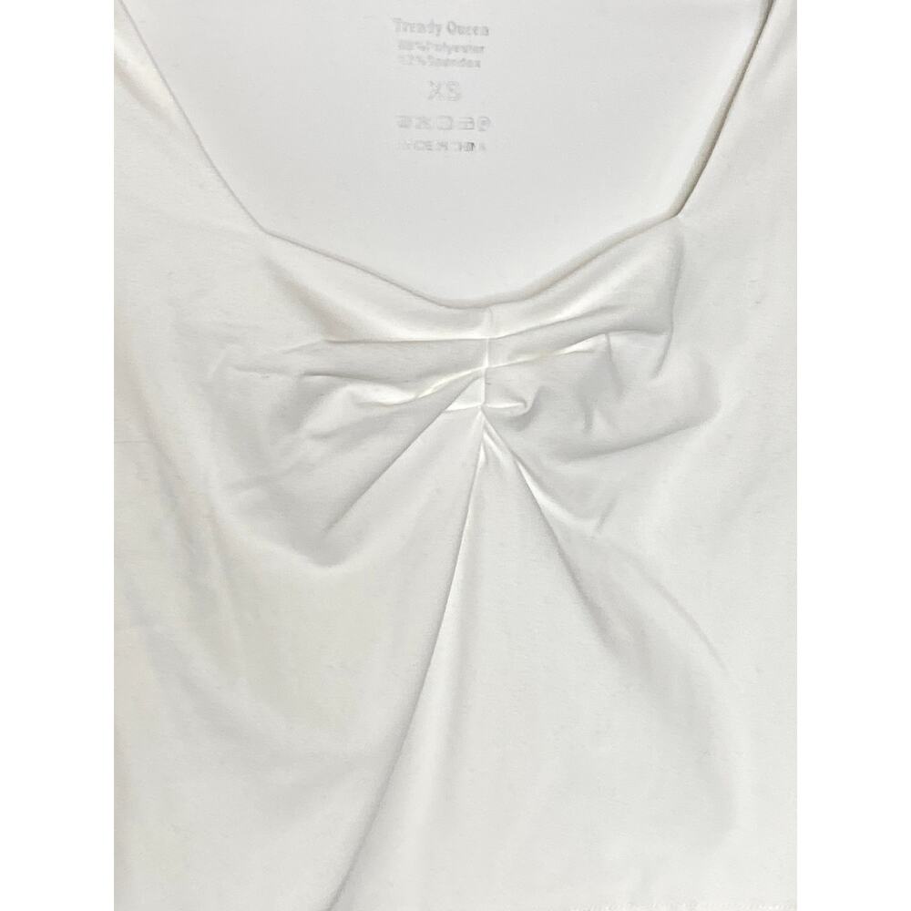 New Trendy Queen Women's XS White Scoop Neck Long Sleeve Cropped Top Shirt - Picture 2 of 5
